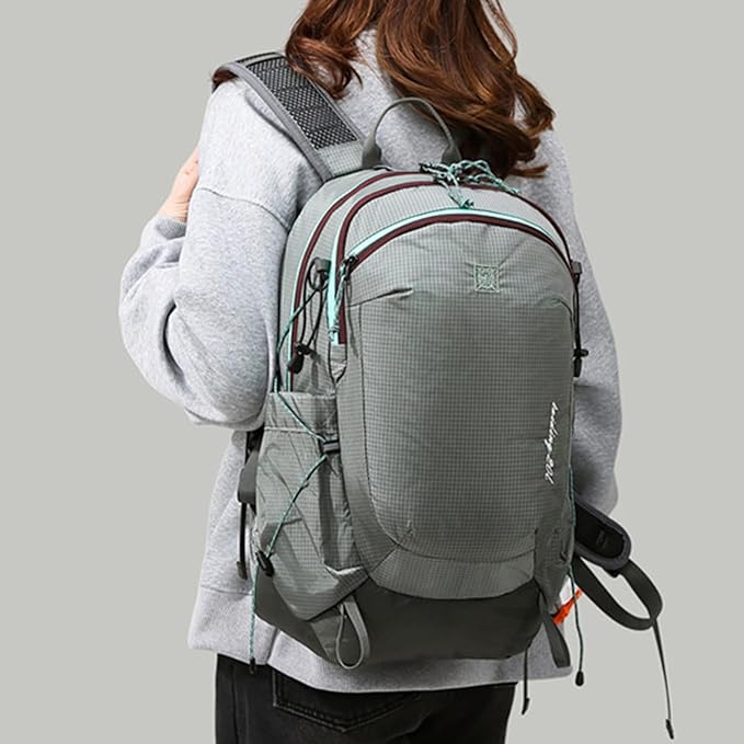 W WINTMING Small Hiking Backpack Travel Backpacks 20L Lightweight Hiking Daypack for Women Men Camping Daily Commuting (Orange)