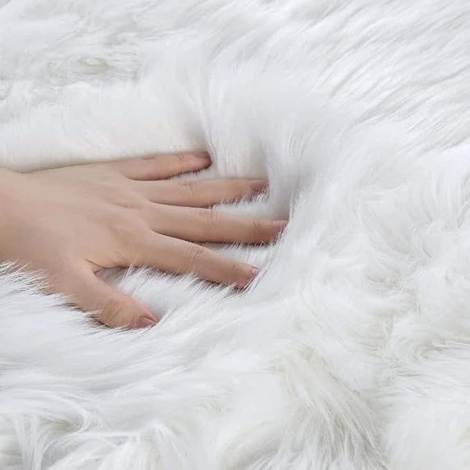 White Faux Sheepskin Shaggy Fur Rug for Living Room Soft Plush Machine Washable Fluffy 4x6 Area Rugs for Bedroom Nursery Rug