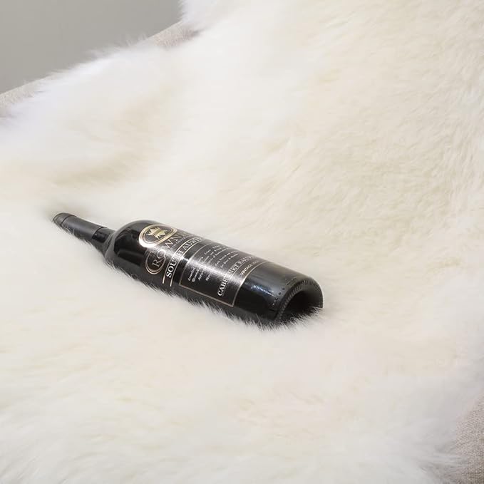 Premium Genuine Fur Sheepskin Rug Real Australia Sheepskin Natural Luxury Fluffy Lambskin Fur Area Rug Seat Covers for Kids Bedroom Sofa Chair Cover (Creamy White, Single Pelt/2ft x 3ft)