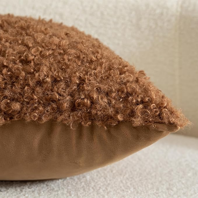 Yaertun Pack of 2 Faux Fur Throw Pillow Covers Decorative Sherpa Boucle Pillow Covers Fuzzy Soft Pillowcases Sheepskin Fleece Cushion Case for Couch Sofa Bed Living Room 20x20 Inch Brown