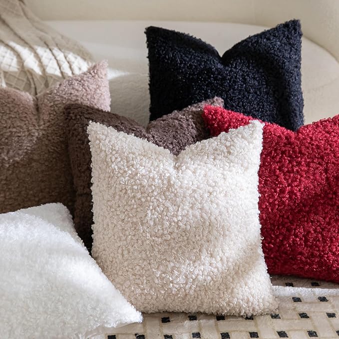 Yaertun Pack of 2 Faux Fur Throw Pillow Covers Decorative Sherpa Boucle Pillow Covers Fuzzy Soft Pillowcases Sheepskin Fleece Cushion Case for Couch Sofa Bed Living Room 22x22 Inch Black