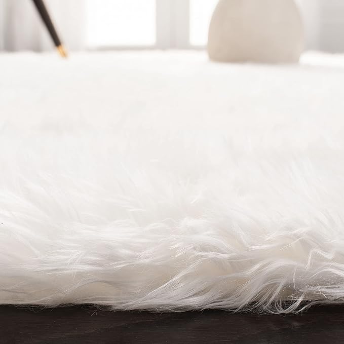 SAFAVIEH Faux Sheep Skin Collection Runner Rug - 2'6" x 8', Ivory, Silken Glam Design, Non-Shedding & Easy Care, 2.35-inch Thick Ideal for High Traffic Areas in Living Room, Bedroom (FSS235A)