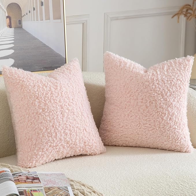 Yaertun Pack of 2 Faux Fur Throw Pillow Covers Decorative Sherpa Boucle Pillow Covers Fuzzy Soft Pillowcases Sheepskin Fleece Cushion Case for Couch Sofa Bed Living Room 20x20 Inch Pink