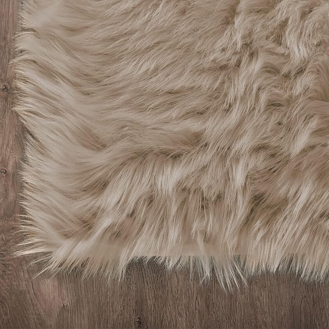 Latepis Round Fur Light Brown Beige Circle Rug 4ft Furry Washable Faux Sheepskin Rug Shag Plush Soft Rugs for Living Room Bedroom Dorm Floor Rugs Home Decor