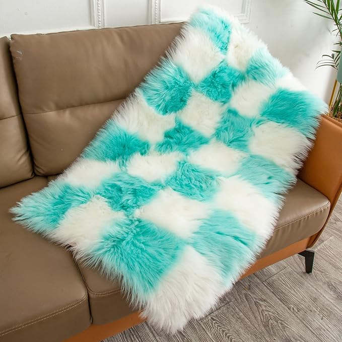 Fluffy Faux Fur Blue and White Checkered Rug，Small Area Rug,2x3 Ft Ultra Soft Shaggy Plush Rug for Bedroom Living Room Bedside Nursery Kids Room
