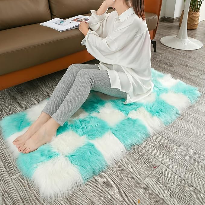 Fluffy Faux Fur Blue and White Checkered Rug，Small Area Rug,2x3 Ft Ultra Soft Shaggy Plush Rug for Bedroom Living Room Bedside Nursery Kids Room