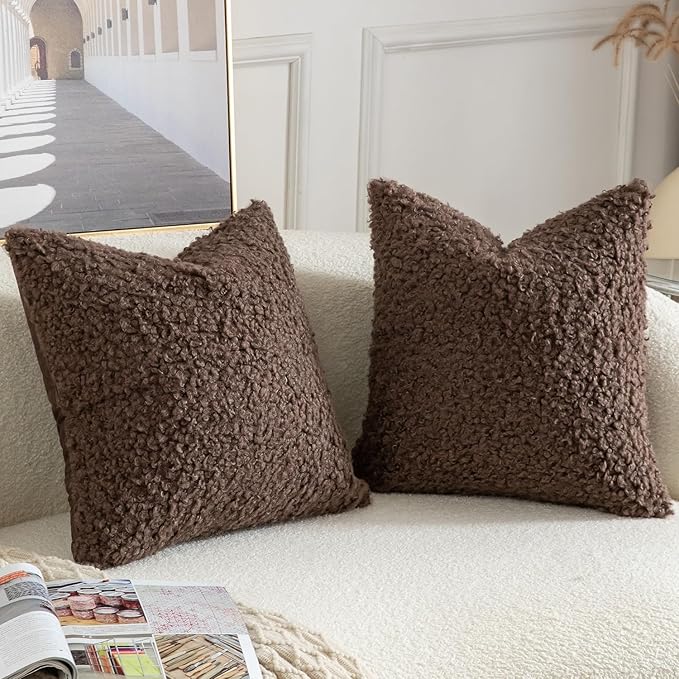 Yaertun Pack of 2 Faux Fur Throw Pillow Covers Decorative Sherpa Boucle Pillow Covers Fuzzy Soft Pillowcases Sheepskin Fleece Cushion Case for Couch Sofa Bed Living Room 20x20 Inch Chocolate