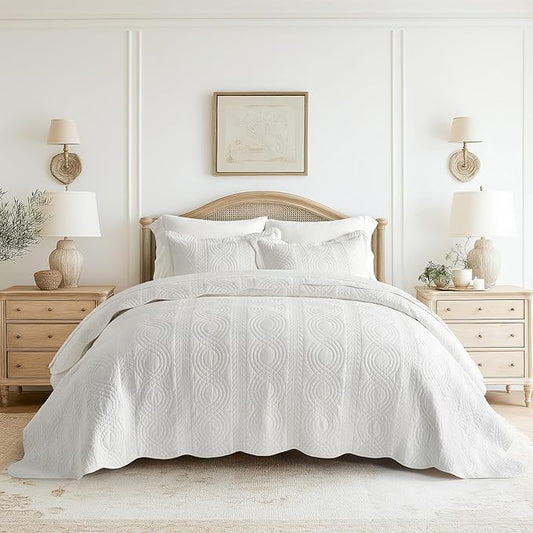 EVERGRACE 100% Cotton Scallop Quilt Set, King Size 3 Piece Set – Lightweight Bedspread with 2 Shams, Soft Prewashed Matelasse Coverlet for Cozy and Elegant Bedding, Bright White