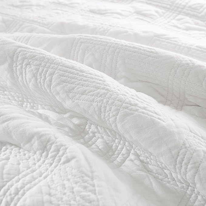 WDCOZY 100% Cotton Twin Size Quilt Set - White Pre-Washed Soft Lightweight Modern Bedspread, Farmhouse Country Rustic Coverlet, Textured Like Linen, Shabby Chic Gauze Bedding, 2 Pieces