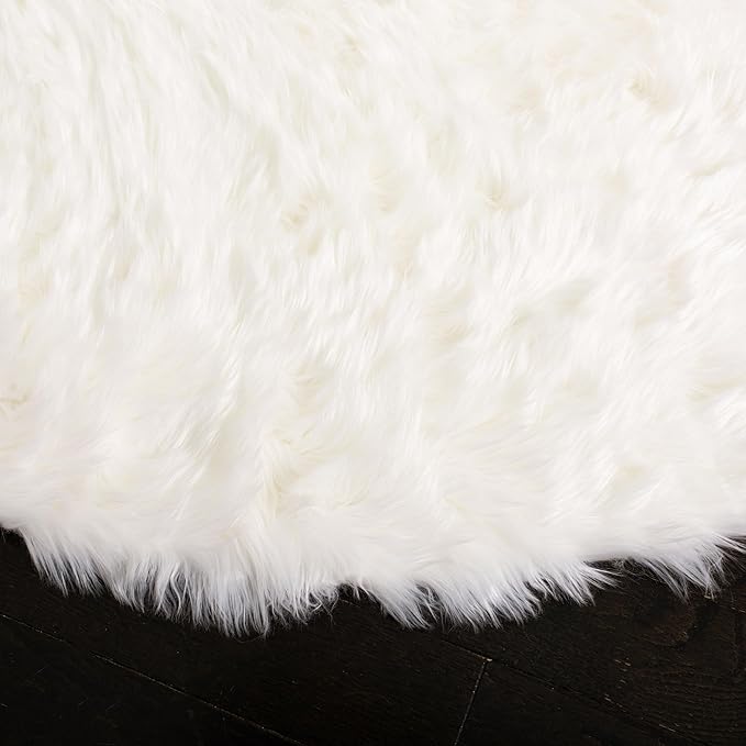 SAFAVIEH Faux Sheep Skin Collection 6' Round Ivory FSS235A Silken Glam 2.35-inch Thick Area Rug