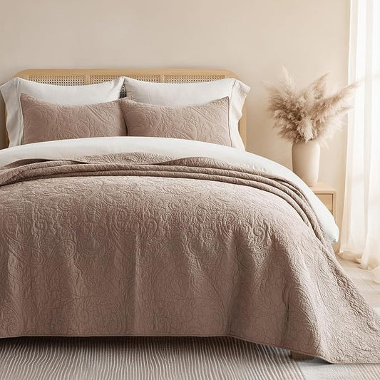 EVERGRACE 100% Cotton Paisley Quilt Set, King Size 3 Piece Set – Prewashed Lightweight Bedspread with 2 Shams, Soft & Breathable Matelasse Coverlet for All-Season Comfort, Dusty Brick