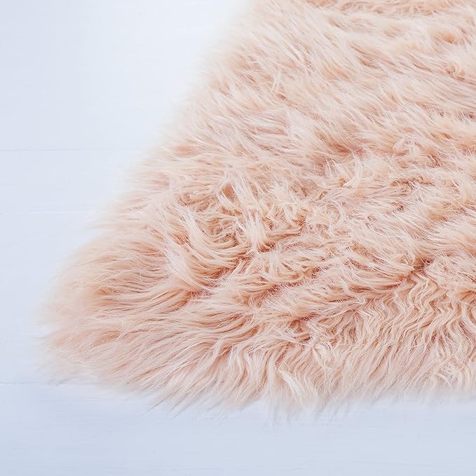 SAFAVIEH Faux Sheep Skin Collection 5' x 8' Light Pink FSS115U Silken Glam 2.35-inch Thick Area Rug