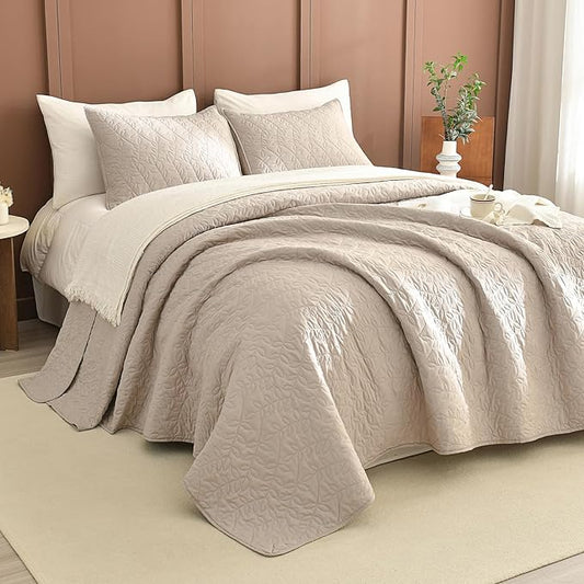Sanracie Oversized Queen Quilt Bedspread 102"*118", 100% Cotton Quilt Bedding Set 3pcs Linen Colored Extra Large Wide Coverlet Queen Size Lightweight Soft and Cozy Cloud Bed Quilts for All Season