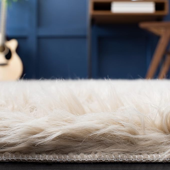 SAFAVIEH Faux Sheep Skin Collection 5' x 7' Beige FSS235K Silken Glam 2.35-inch Thick Area Rug