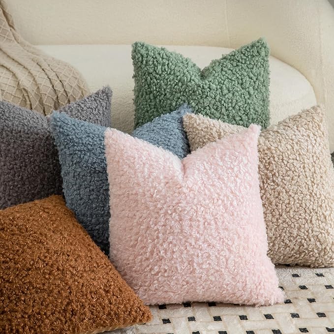 Yaertun Pack of 2 Faux Fur Throw Pillow Covers Decorative Sherpa Boucle Pillow Covers Fuzzy Soft Pillowcases Sheepskin Fleece Cushion Case for Couch Sofa Bed Living Room 20x20 Inch Pink