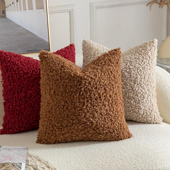 Yaertun Pack of 2 Faux Fur Throw Pillow Covers Decorative Sherpa Boucle Pillow Covers Fuzzy Soft Pillowcases Sheepskin Fleece Cushion Case for Couch Sofa Bed Living Room 18x18 Inch Brown