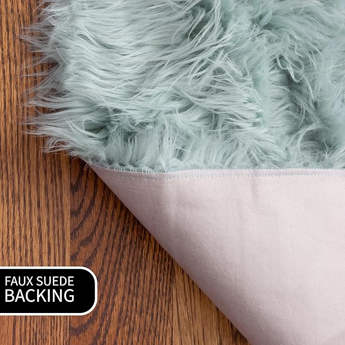 Super Area Rugs Ultra Soft & Fluffy Faux Sheepskin Rug, Teal 3 x 3 Feet Round Carpet for Bedroom Living Room