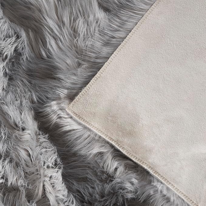 SAFAVIEH Faux Sheep Skin Collection 2'6" x 4' Grey FSS235D Silken Glam 2.35-inch Thick Accent Rug