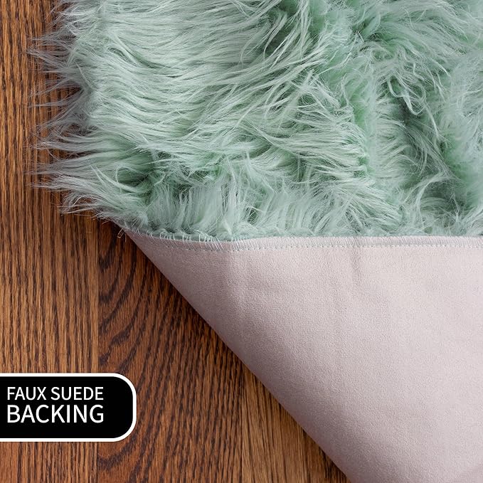 5 x 7 ft Fluffy Mint Green Rug – Faux Fur Area Rug for Bedroom, Living Room, or Office – Luxurious Faux Sheepskin Home Decor