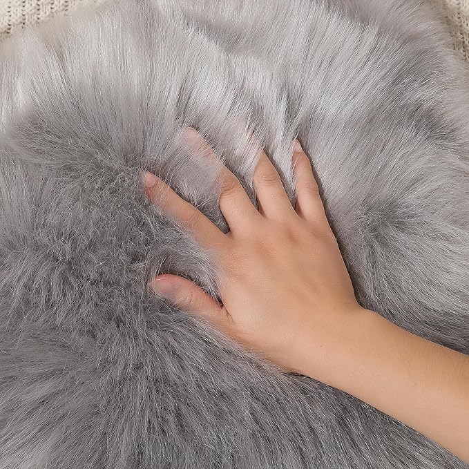 Faux Fur Rug Sheepskin Shag Fluffy Fuzzy Grey 3x3 ft Rugs for Bedroom Bedside Bed Floor Living Room Plush Round High-Density Cushion Carpet Super Sofa Cover