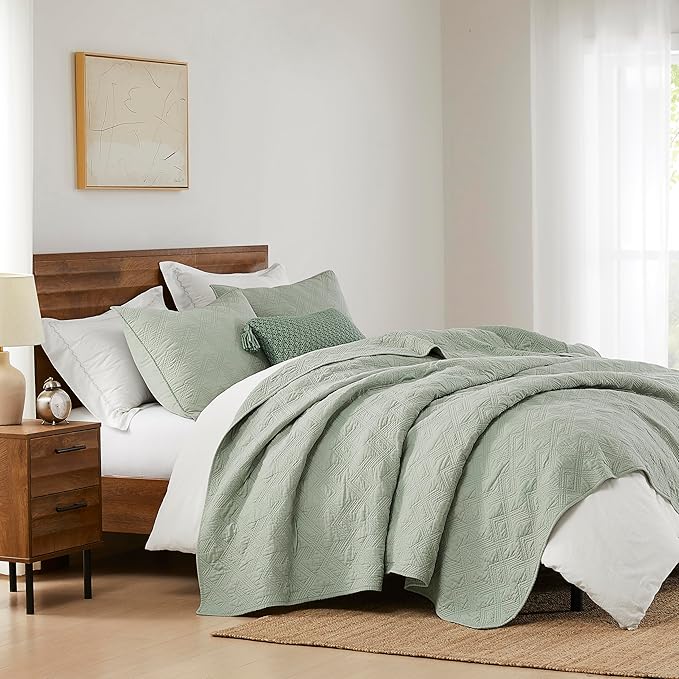 WDCOZY 100% Cotton Queen Size Quilt Set - Sage Green Pre-Washed Soft Lightweight Modern Bedspread, Farmhouse Country Rustic Coverlet, Textured Like Linen, Shabby Chic Gauze Bedding, 3 Pieces