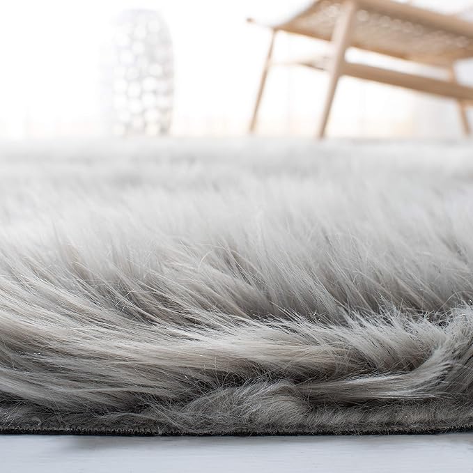 SAFAVIEH Faux Sheep Skin Collection 2'6" x 4' Grey FSS235D Silken Glam 2.35-inch Thick Accent Rug