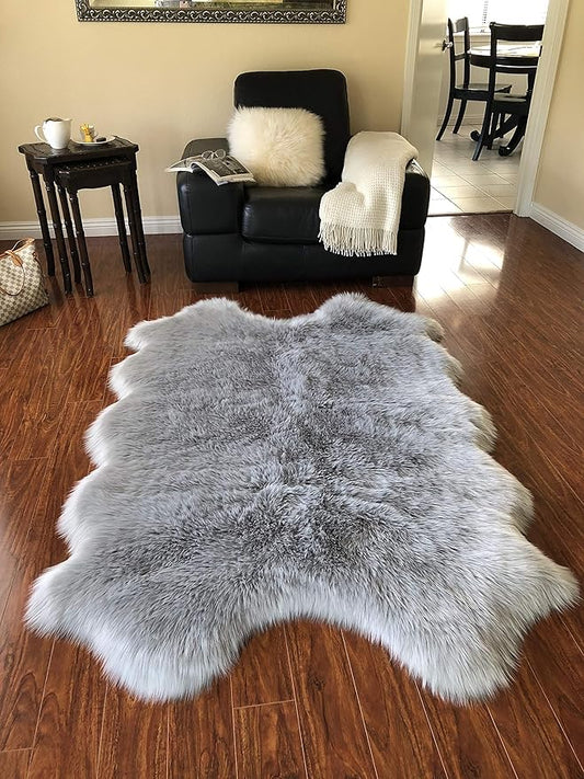 Free Shape Luxury Soft Fluffy Shag Area Rug Single Quarto 4 Pelts 4'x6',120x180 cm - Vegan Fur Ultra Soft Indoor Carpet Nursery Rugs for Bedroom Home Decor, Grey