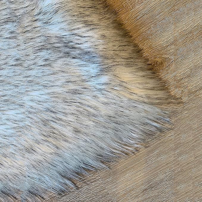 LAMBZY High Pile Super Fluffy Soft Faux Sheepskin Rug | Faux Sheepskin Rugs for Living Room Playroom Bedroom | Classic Super Soft to Touch Rug (6'x9', White/Black Tips)