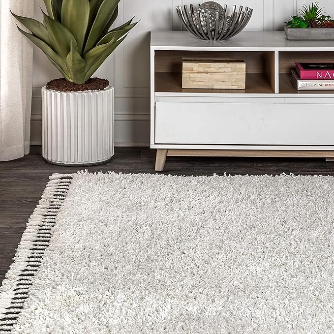 JONATHAN Y Mercer Shag Plush Tassel White Indoor Area Rug, 5x8, Contemporary, Modern, Easy-Cleaning for Living Room, Bedroom, Kitchen, Pet Friendly, Non-Shedding (MCR100A-5)