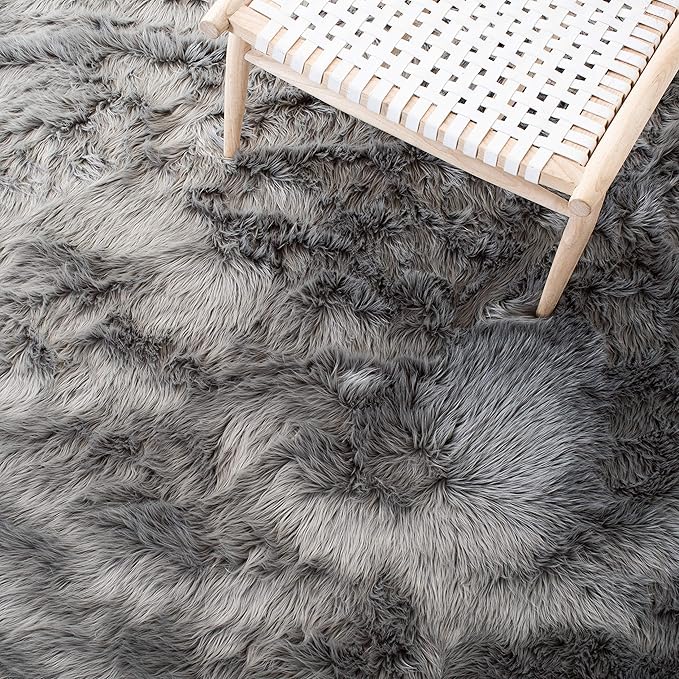 SAFAVIEH Faux Sheep Skin Collection 8' x 10' Grey FSS235D Silken Glam 2.35-inch Thick Area Rug