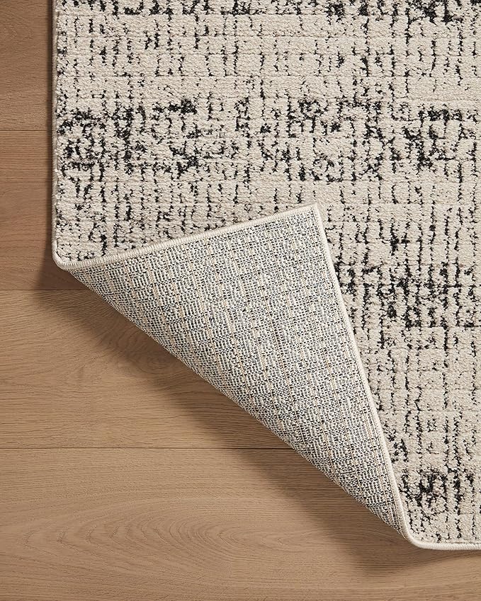 Loloi Darby Collection DAR-02 Oatmeal/Charcoal 4'-0" x 6'-0" Accent Rug