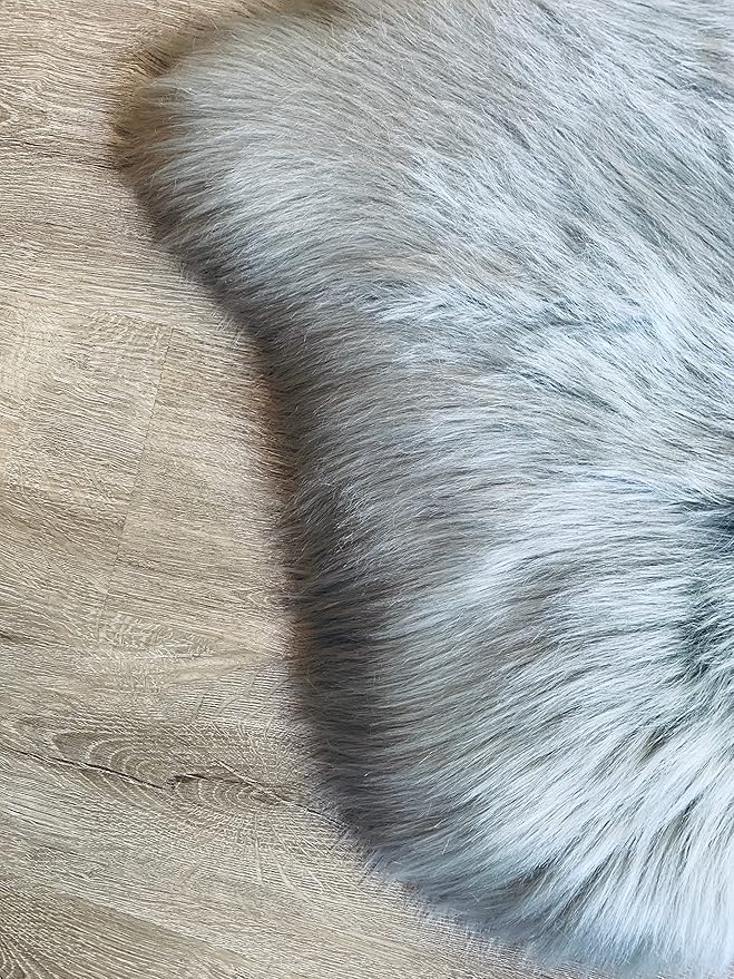LAMBZY Faux Sheepskin Super Soft Hypoallergenic Silky Shag Rug for Living Room, Kids Room, Sofa (Single and a Half 2'x4'6", Grey)
