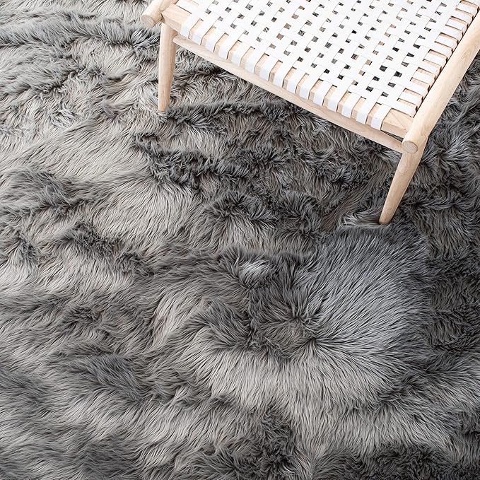 SAFAVIEH Faux Sheep Skin Collection 3' x 5' Grey FSS235D Silken Glam 2.35-inch Thick Area Rug